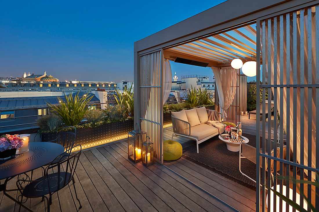 Mandarin Penthouse Floor terrace